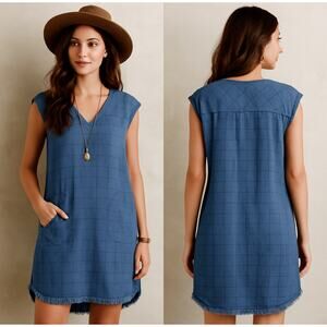 Cloth & Stone Blue Sleeveless Chambray Shift Dress Size M Fringe Hem Pockets